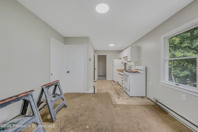 $269,999 | 9 East Shore Lane, Beach Lake, PA 18405