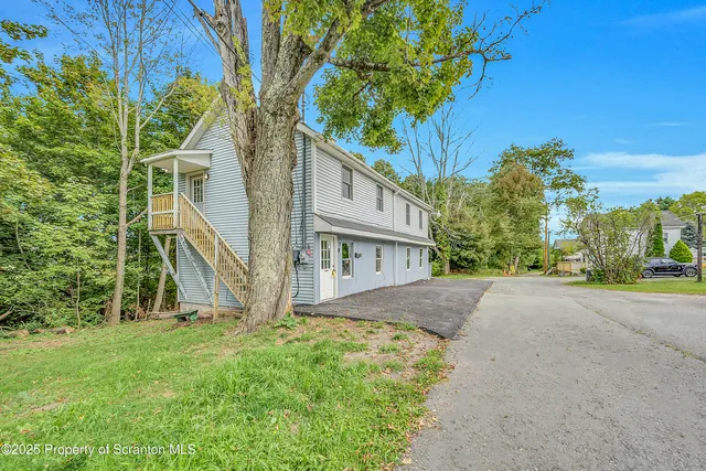 $269,999 | 9 East Shore Lane, Beach Lake, PA 18405