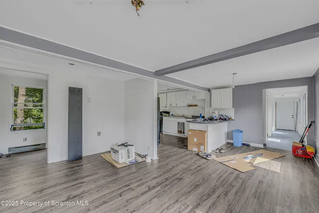 $269,999 | 9 East Shore Lane, Beach Lake, PA 18405