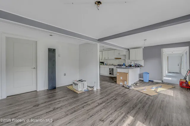 $269,999 | 9 East Shore Lane, Beach Lake, PA 18405