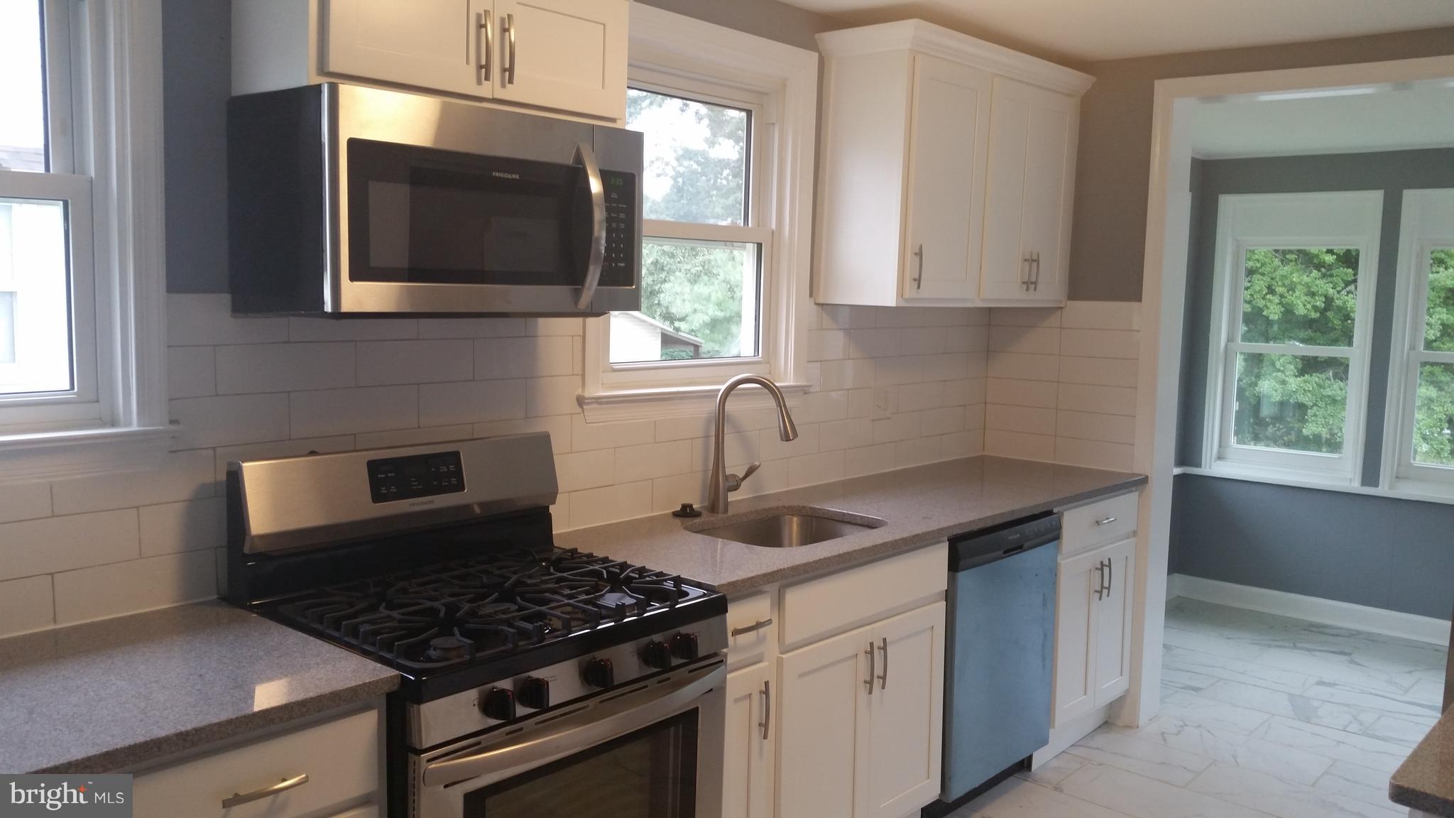 625 North Stuart Street Baltimore, MD 21221 - Photo 2 of 27 Kitchen
