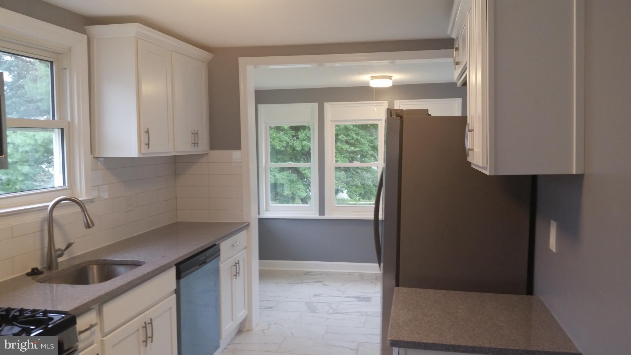 625 North Stuart Street Baltimore, MD 21221 - Photo 3 of 27 Kitchen