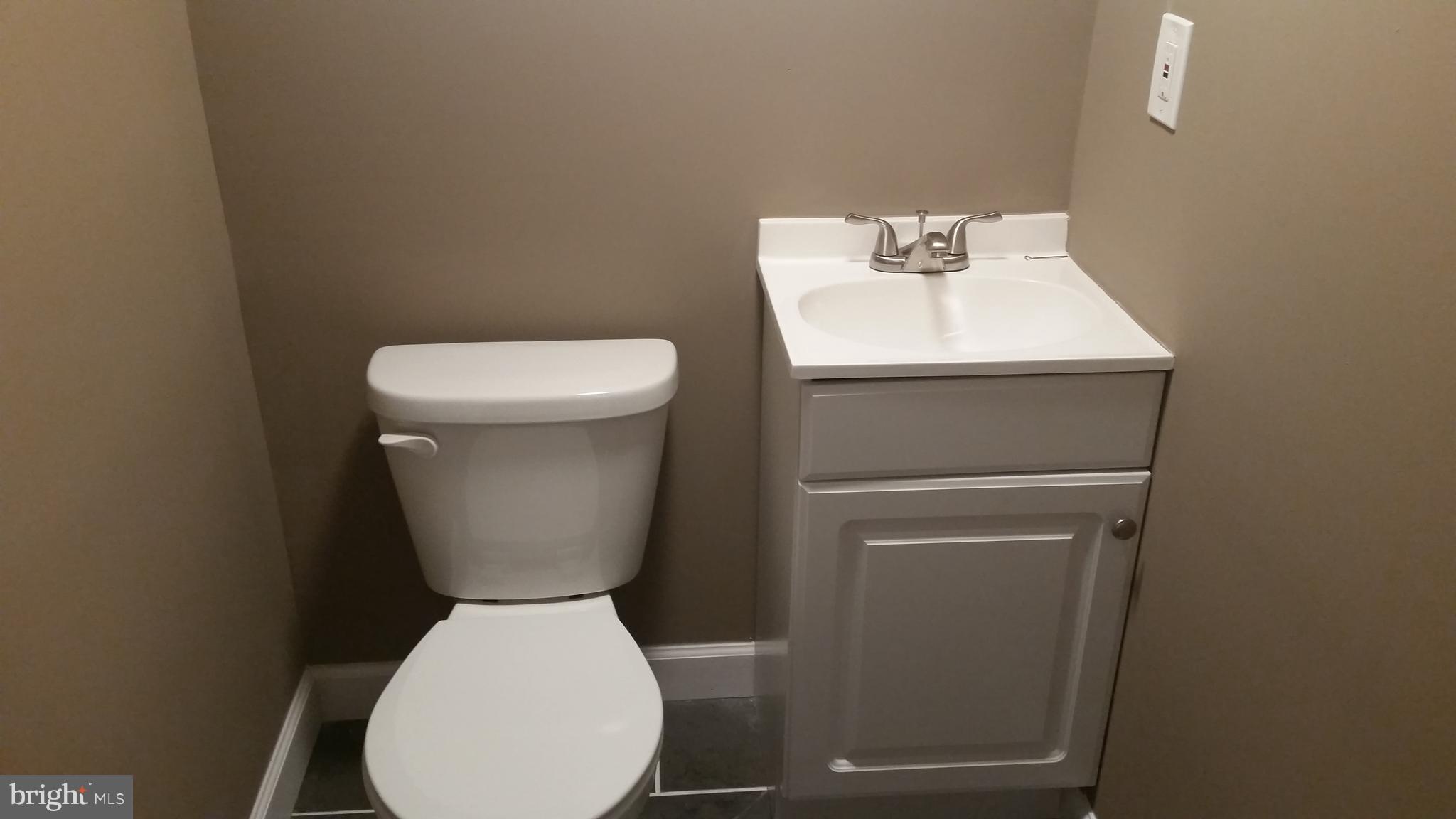 625 North Stuart Street Baltimore, MD 21221 - Photo 22 of 27 Bath