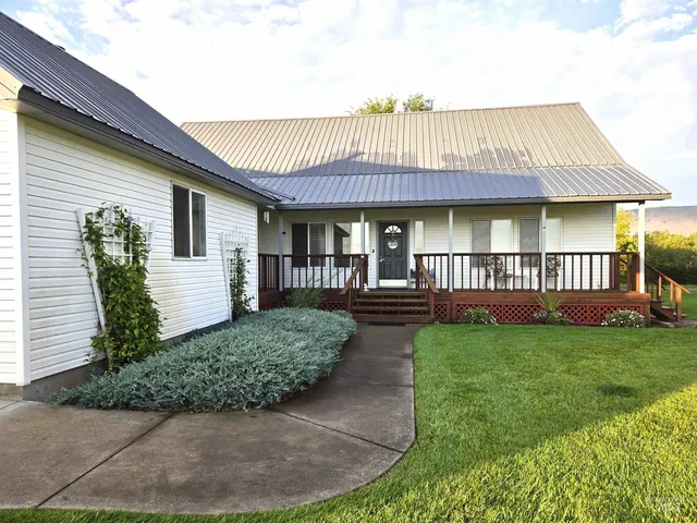 $675,000 | 2909 Highway 95, Cambridge, ID 83610