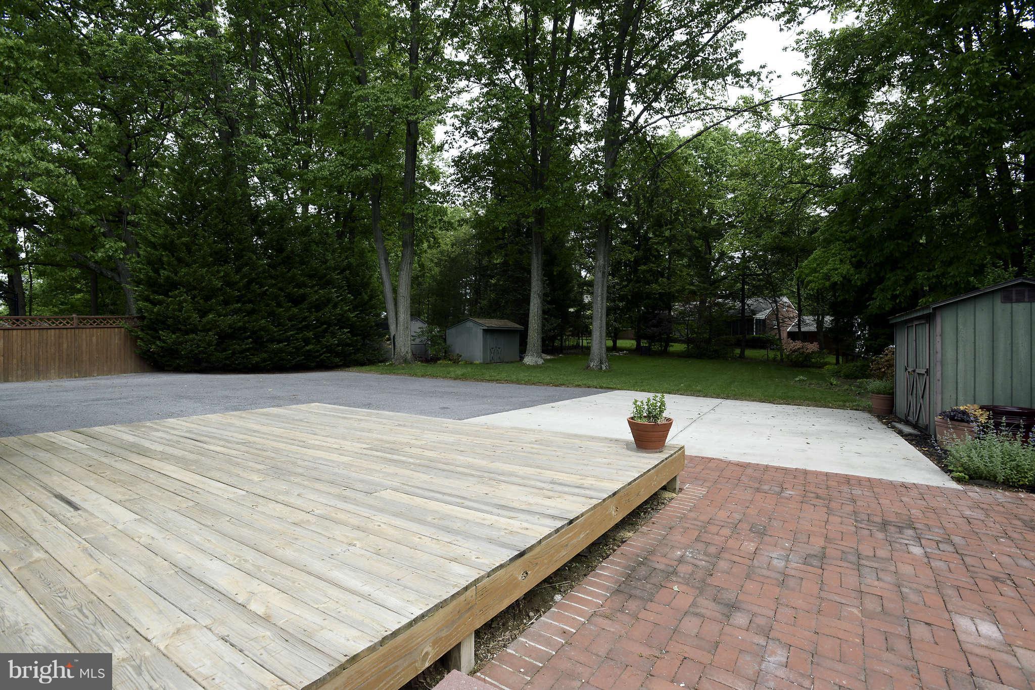 7014 Queen Anne Road Baltimore, MD 21207 - Photo 22 of 27 Deck