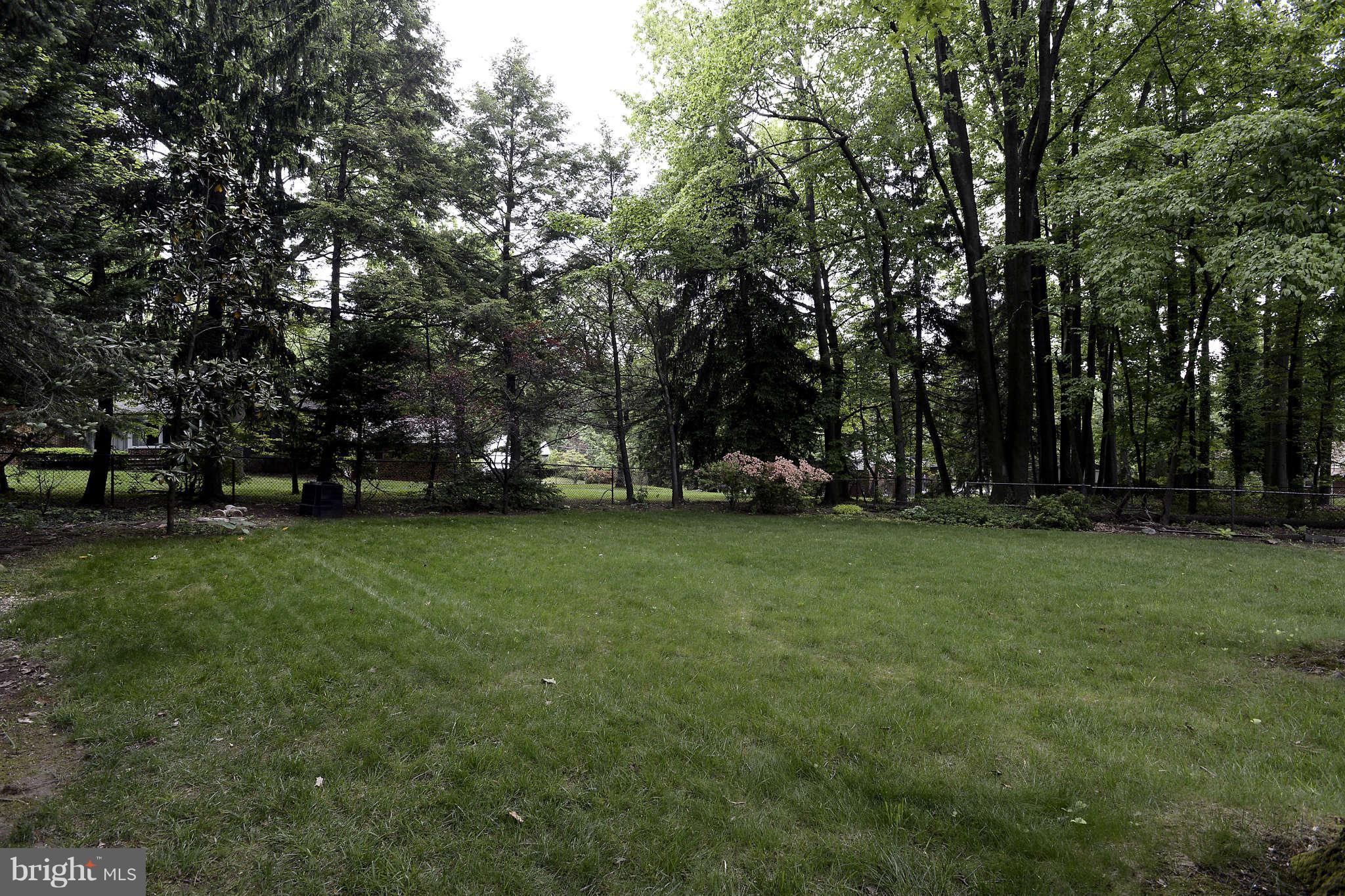 7014 Queen Anne Road Baltimore, MD 21207 - Photo 25 of 27 Fenced-in Yard
