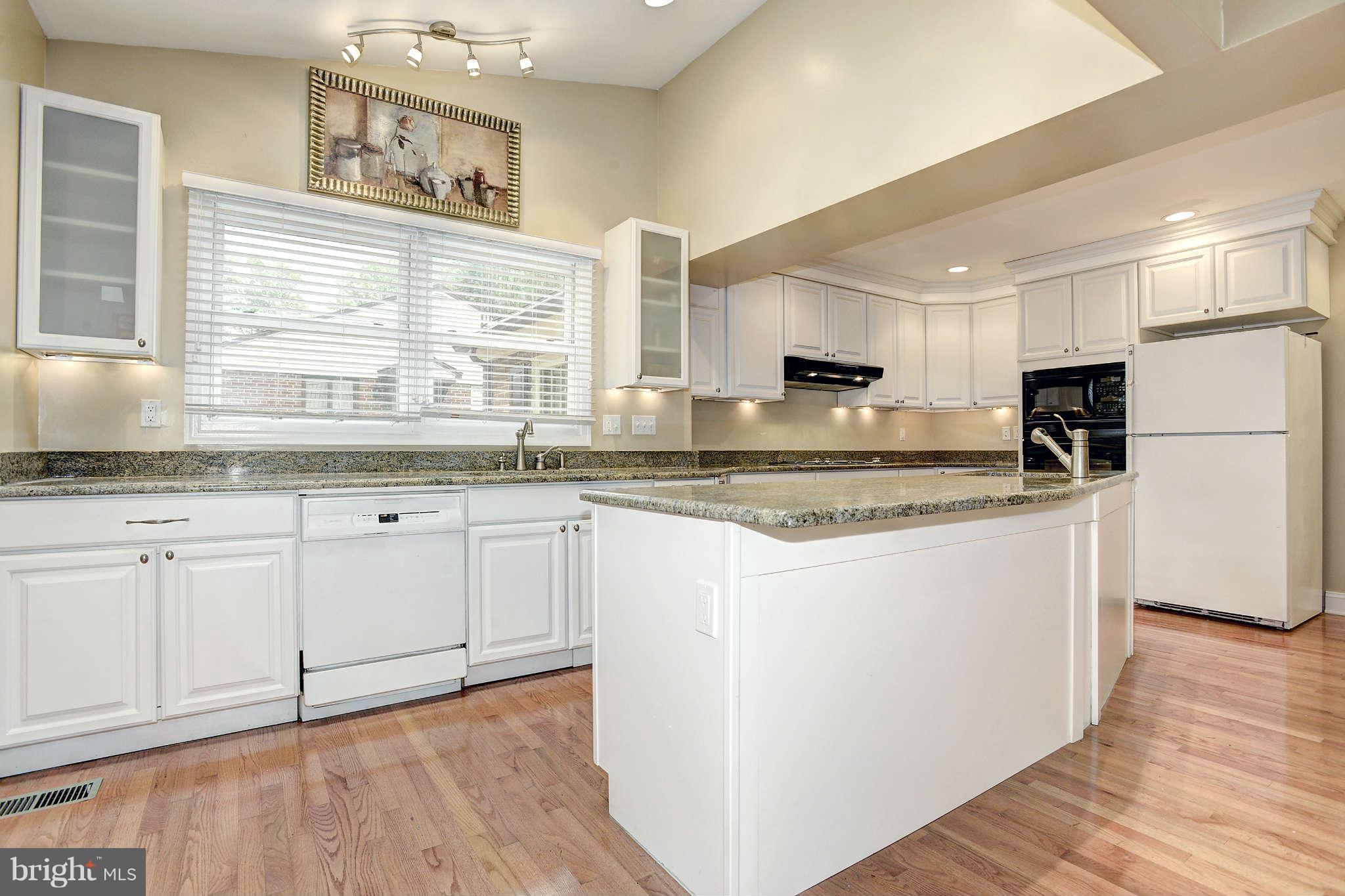 7014 Queen Anne Road Baltimore, MD 21207 - Photo 5 of 27 Kitchen
