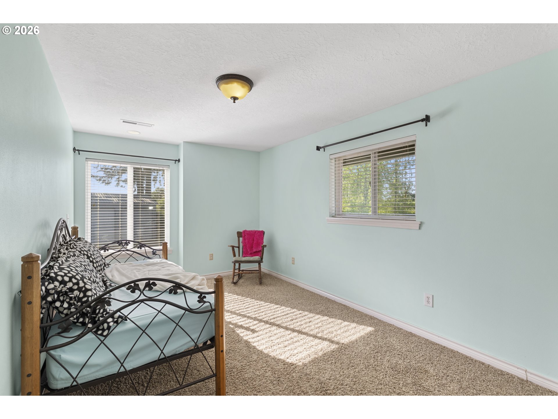 4515 Cordon Road Northeast Salem, OR 97305 - Photo 20 of 48 a living room with furniture and a table