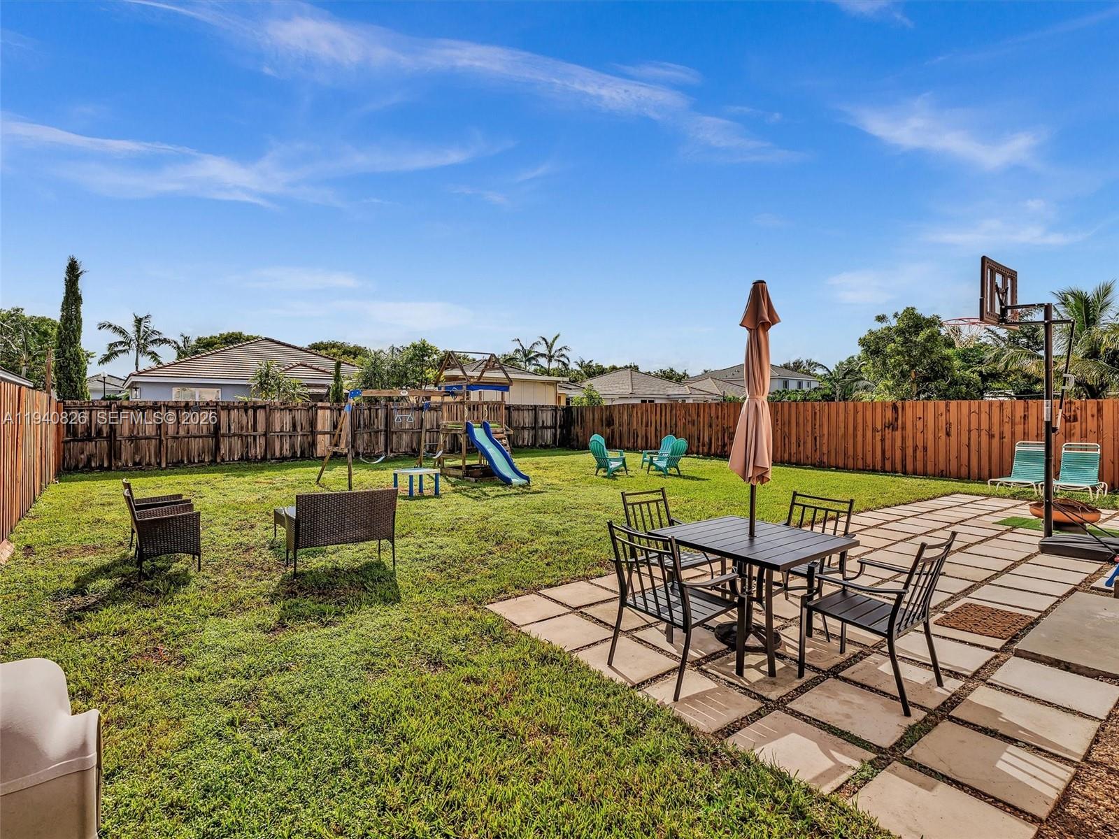 625 Southeast 30th Terrace Homestead, FL 33033 - Photo 7 of 71