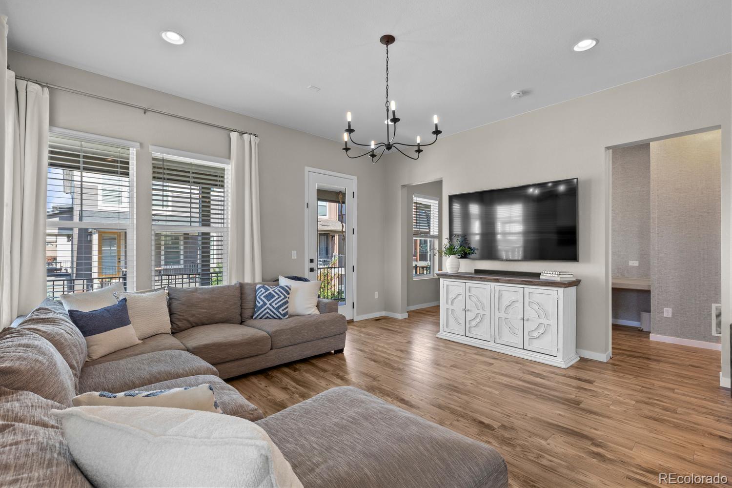 8978 Delacorte Street Highlands Ranch, CO 80129 - Photo 12 of 32