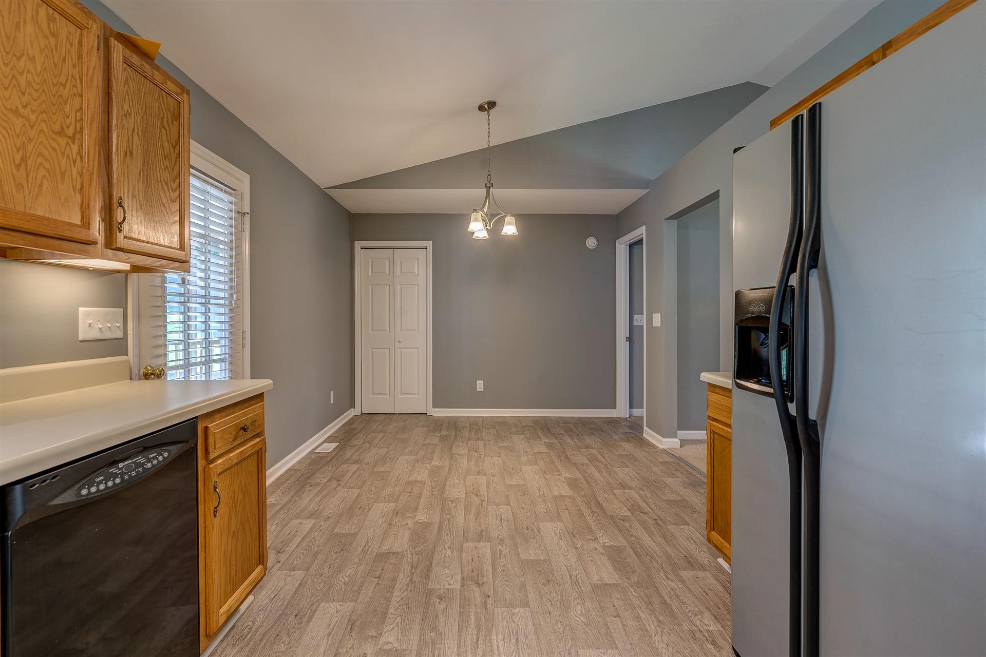 436 Scalybark Drive Blue Ridge, VA 24064 - Photo 14 of 35 Kitchen / Dining area