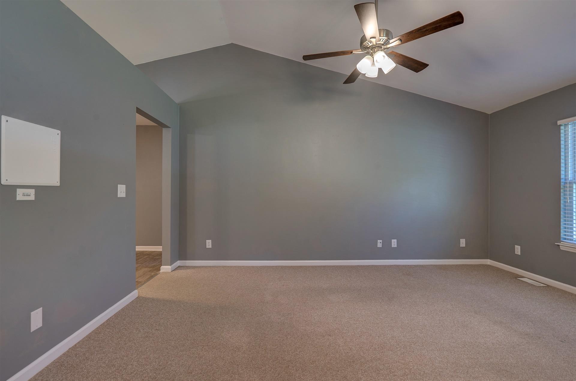 436 Scalybark Drive Blue Ridge, VA 24064 - Photo 5 of 35 Living room