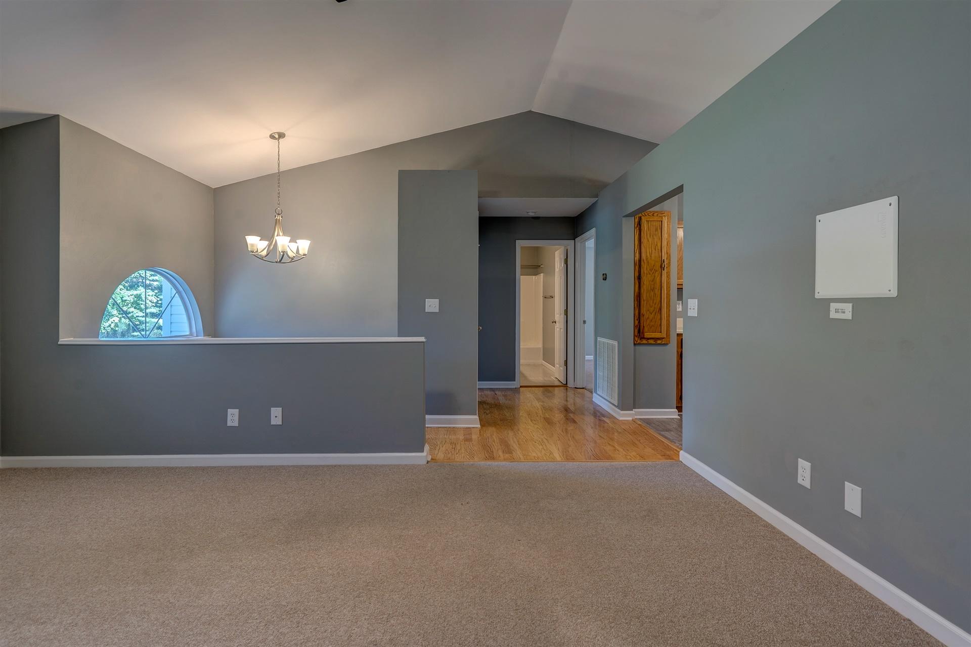 436 Scalybark Drive Blue Ridge, VA 24064 - Photo 7 of 35 Living room
