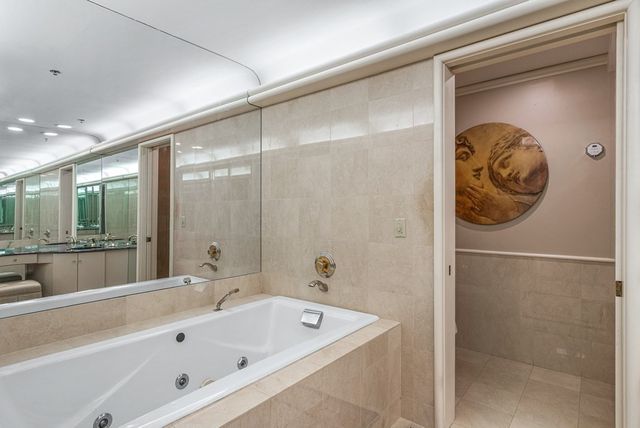 $4,050,000 | 40 Burroughs Wharf, Unit 307308, Boston, MA 02109