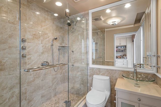 $4,050,000 | 40 Burroughs Wharf, Unit 307308, Boston, MA 02109