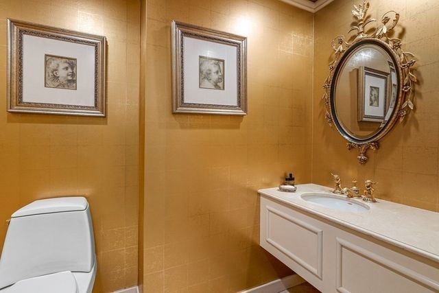 $4,050,000 | 40 Burroughs Wharf, Unit 307308, Boston, MA 02109