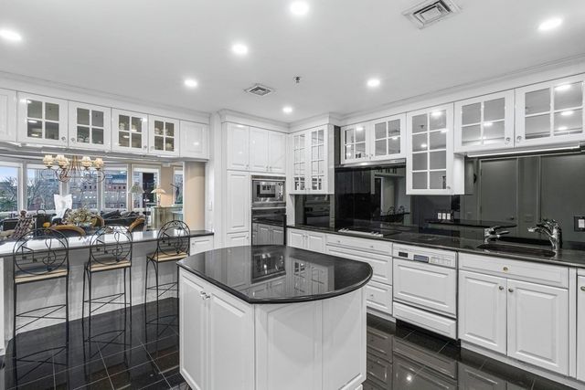 $4,050,000 | 40 Burroughs Wharf, Unit 307308, Boston, MA 02109