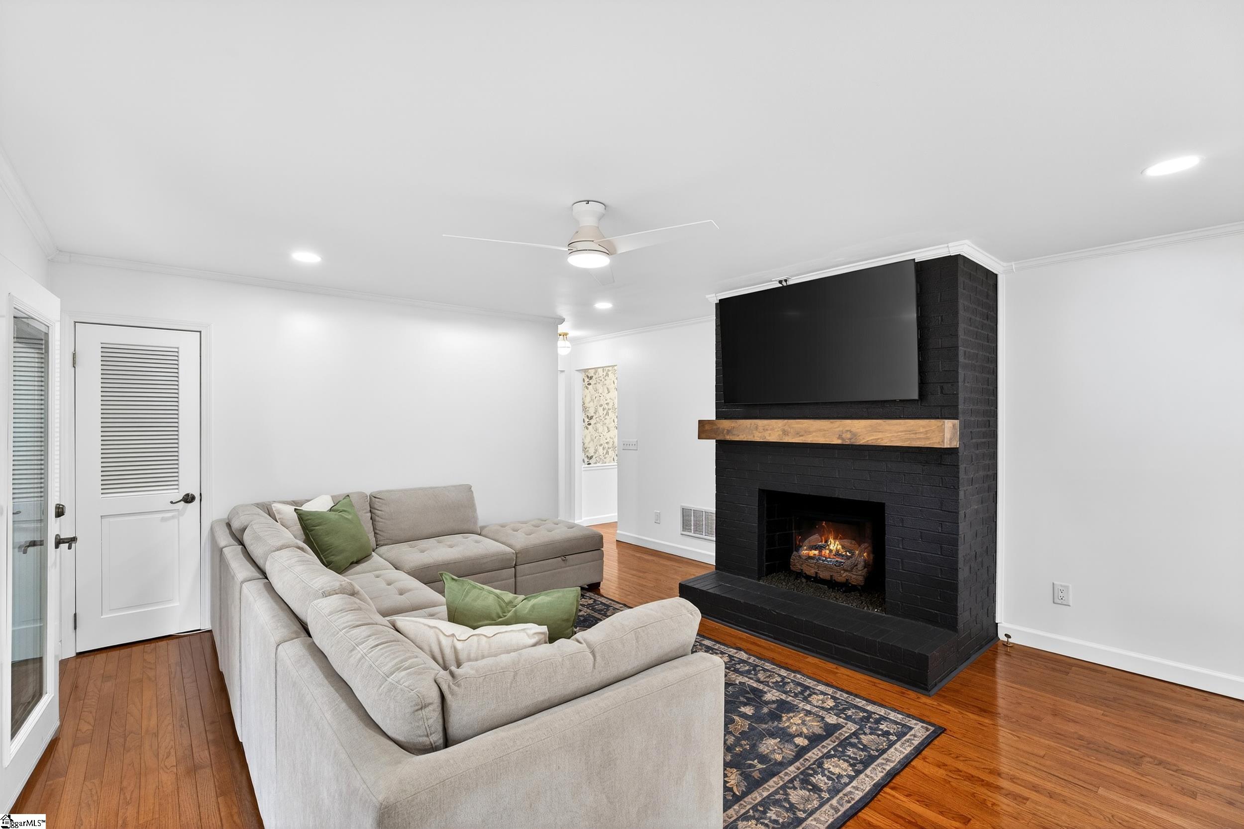 113 Holly Road Taylors, SC 29687 - Photo 3 of 50