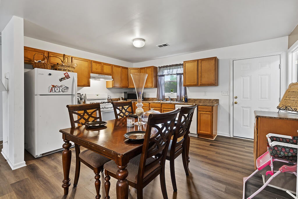 813 Spring Street Greenwood, SC 29646 - Photo 3 of 15 Gallery Image 3