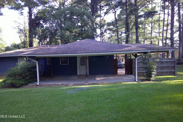 $1,650 | 209 Pinehill Drive, Ridgeland, MS 39157