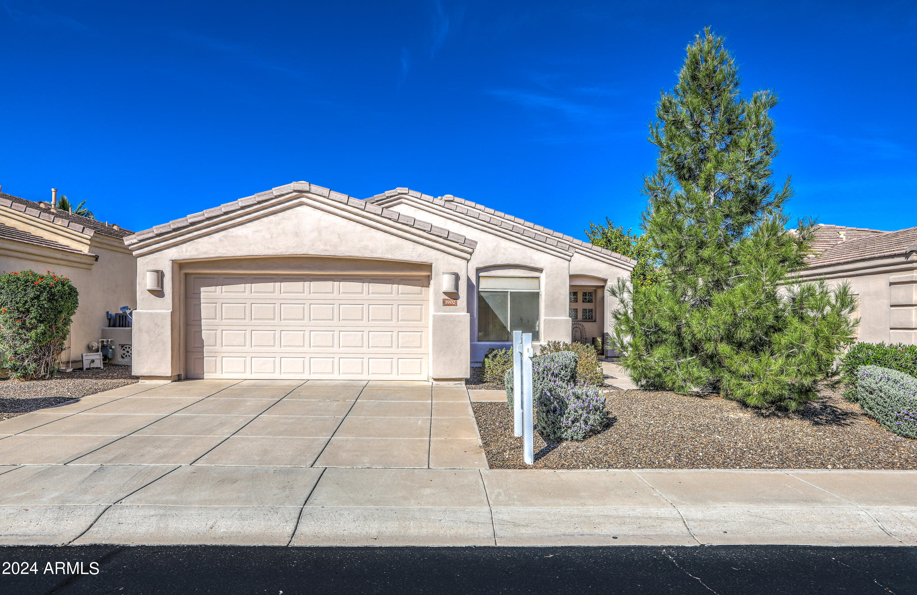 3902 East Carson Road Phoenix, AZ 85042 - Photo 4 of 37 CARSON ST-2