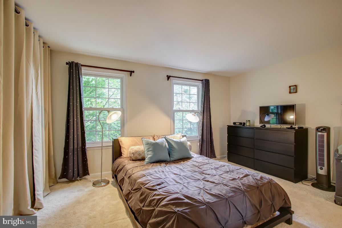 2039 Lyttonsville Road Silver Spring, MD 20910 - Photo 14 of 38