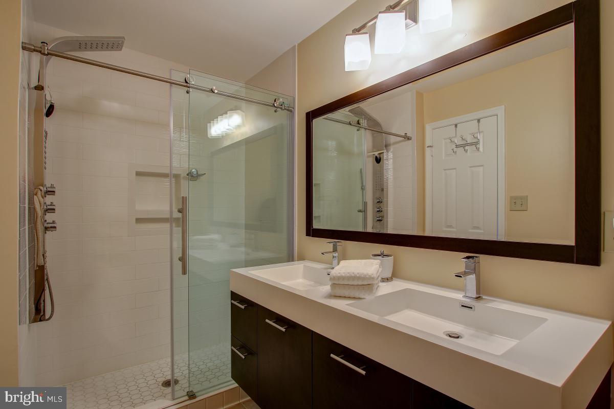 2039 Lyttonsville Road Silver Spring, MD 20910 - Photo 20 of 38