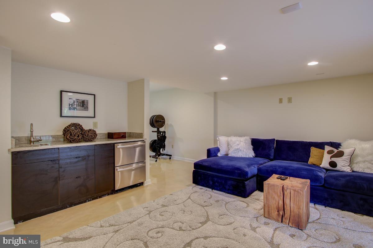 2039 Lyttonsville Road Silver Spring, MD 20910 - Photo 24 of 38
