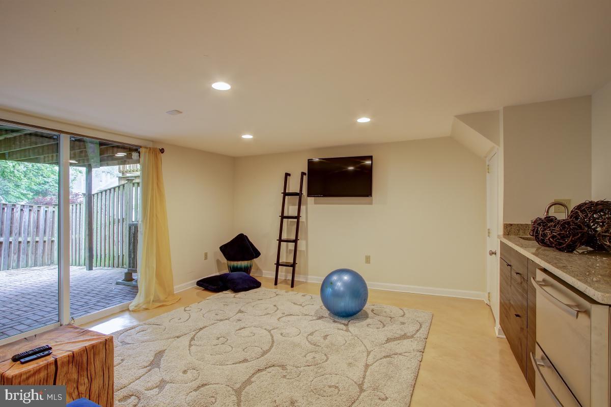 2039 Lyttonsville Road Silver Spring, MD 20910 - Photo 25 of 38