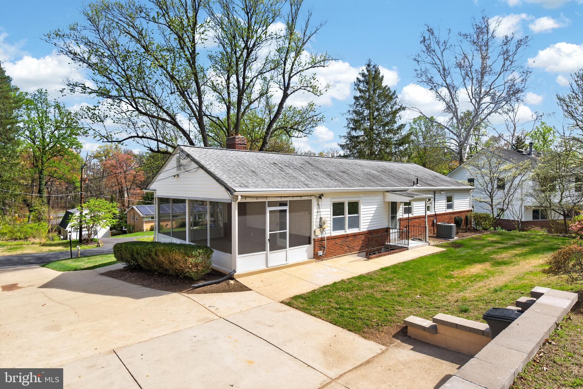 14906 Athey Road Burtonsville, MD 20866 - Photo 19 of 25 Driveway with room for plenty of cars!