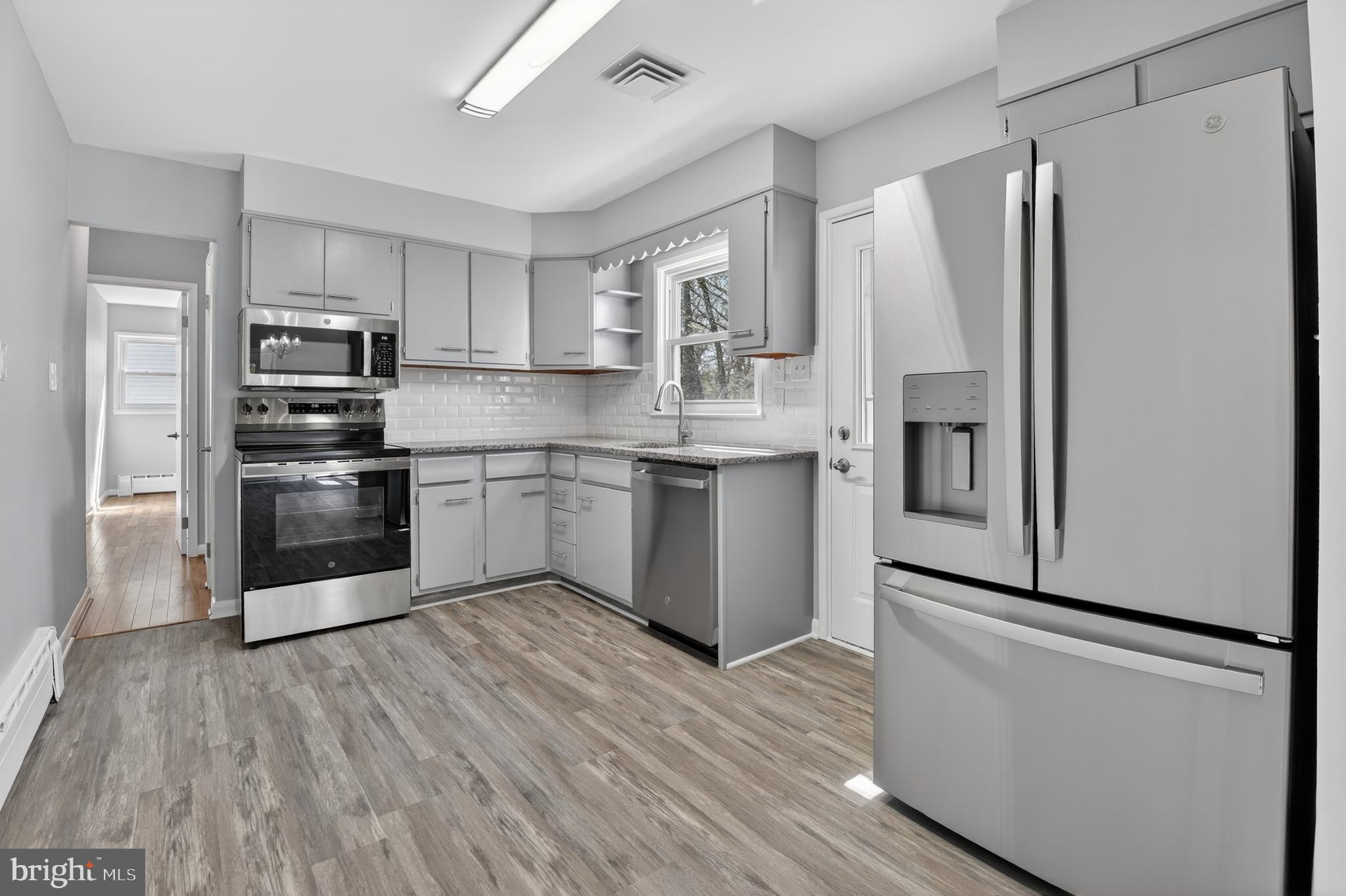 14906 Athey Road Burtonsville, MD 20866 - Photo 5 of 25 New Stainless Steel Appliances