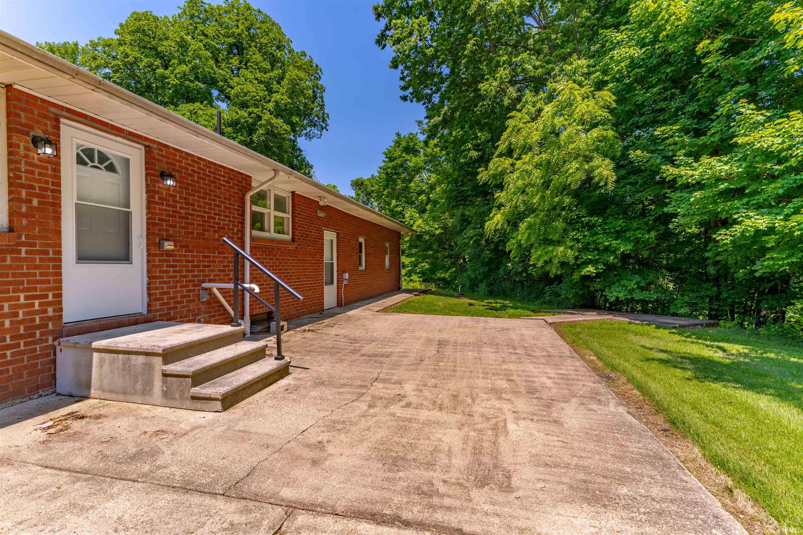 2458 North Old Fort Knox Road Vincennes, IN 47591 - Photo 11 of 36