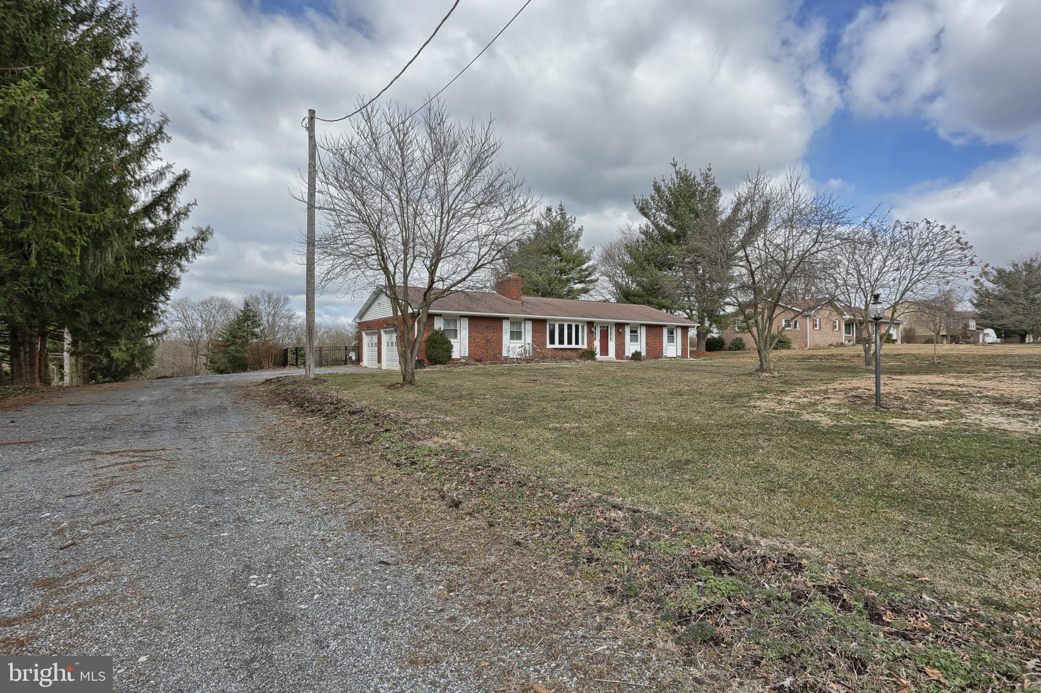 669 Cedar Road Hershey, PA 17033 - Photo 2 of 22 Gallery Image 2