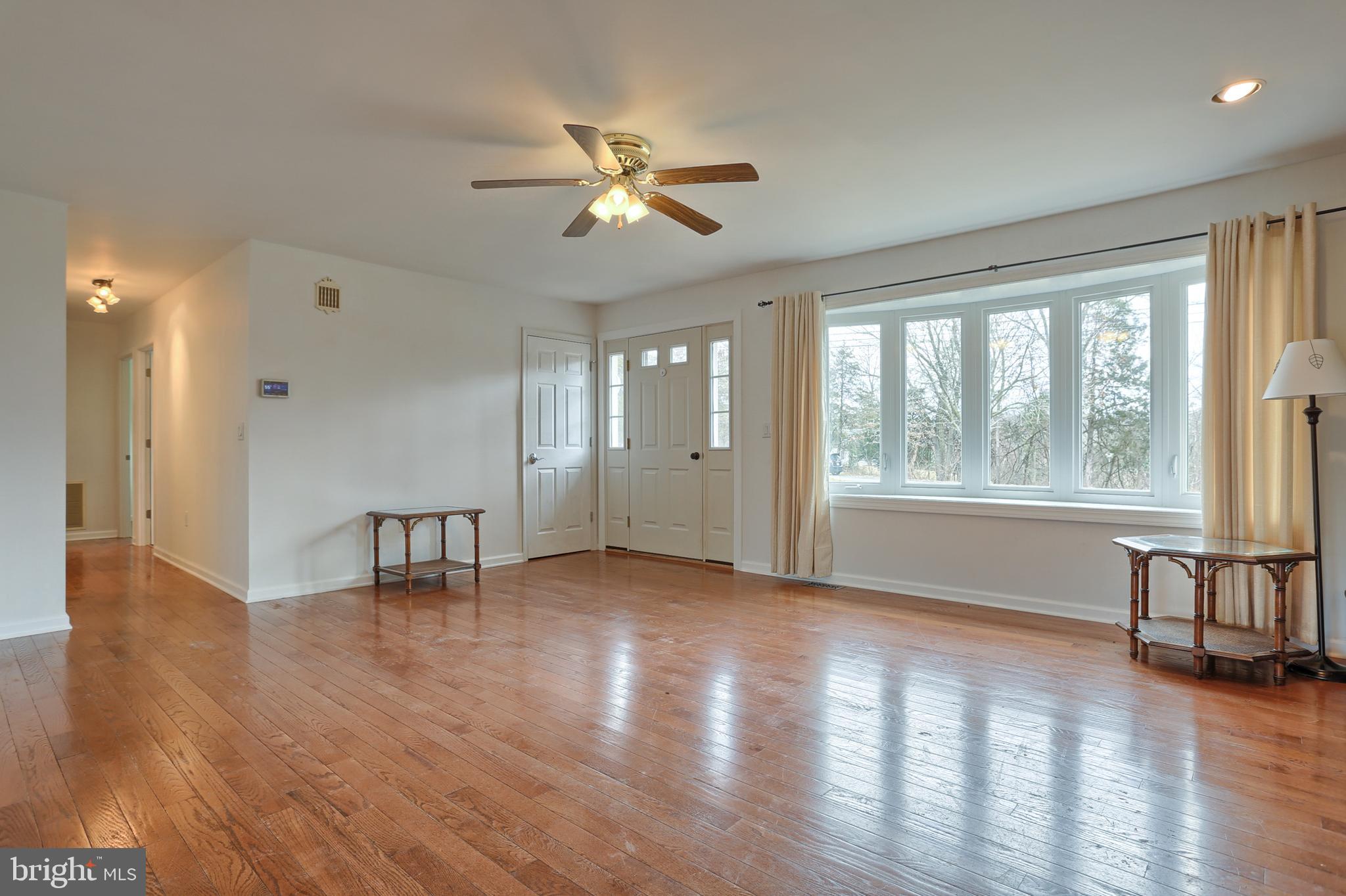 669 Cedar Road Hershey, PA 17033 - Photo 6 of 22 Gallery Image 6