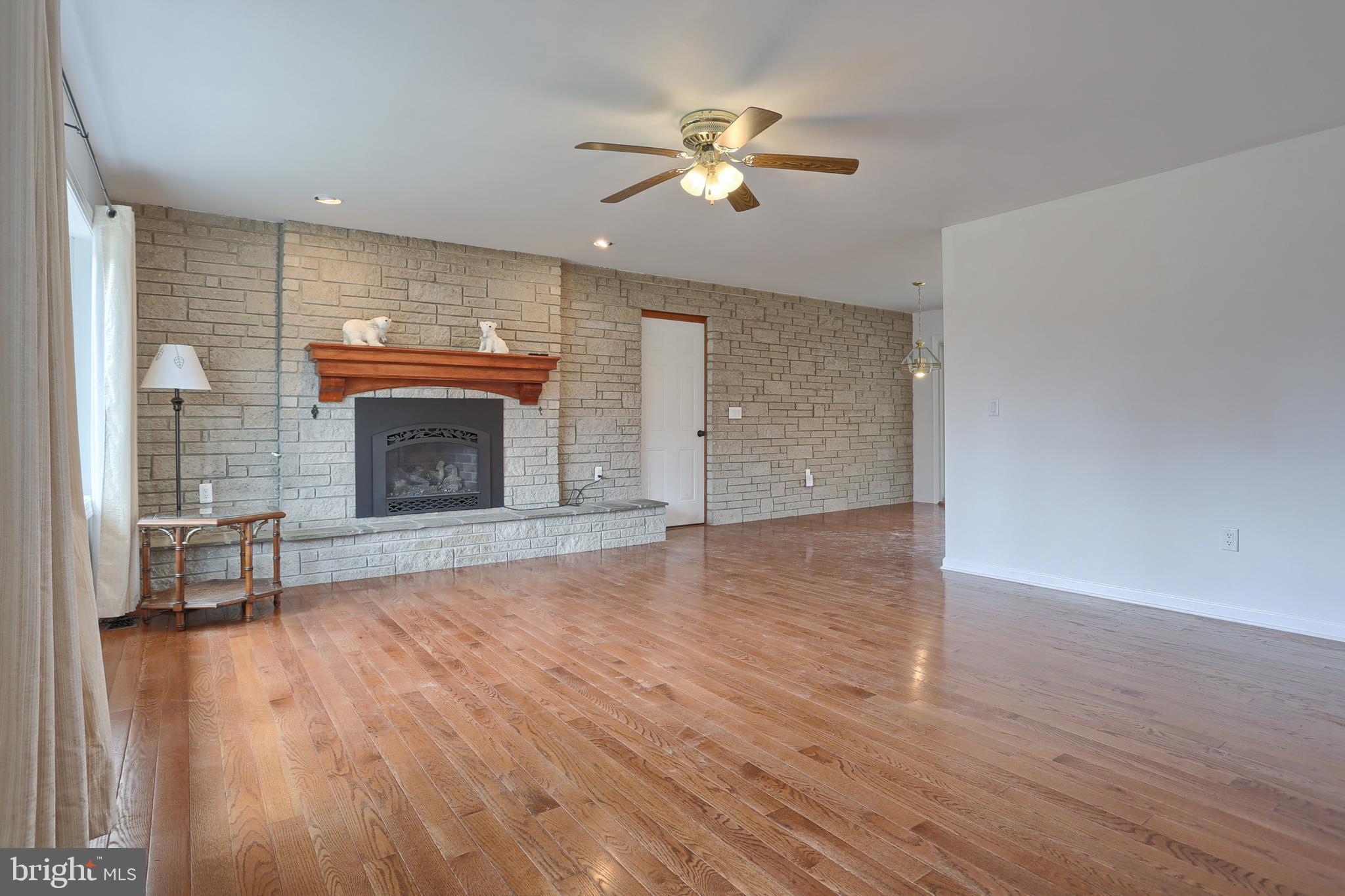 669 Cedar Road Hershey, PA 17033 - Photo 8 of 22 Gallery Image 8