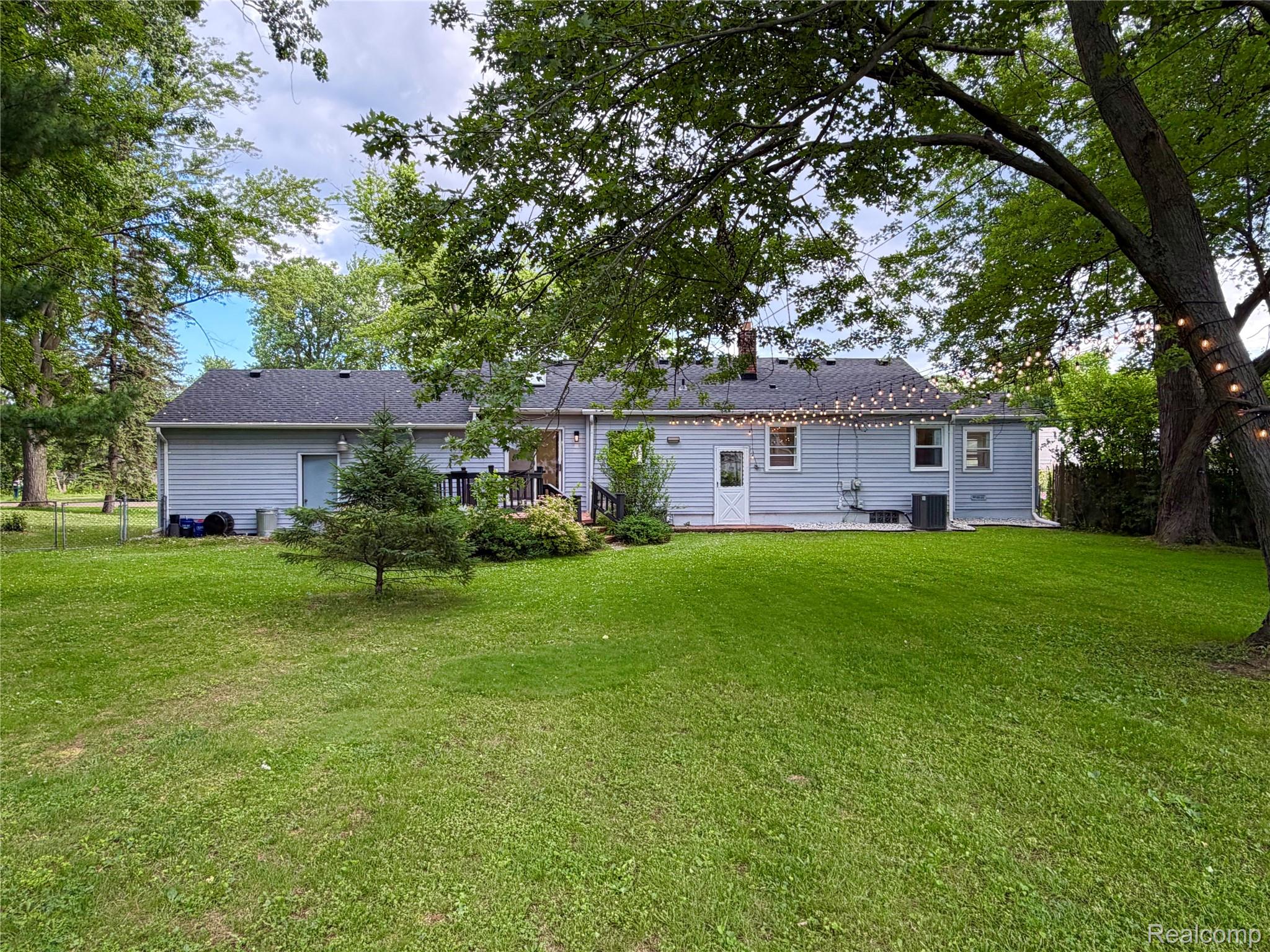 306 Michelson Road Rochester, MI 48307 - Photo 26 of 33 Mature trees