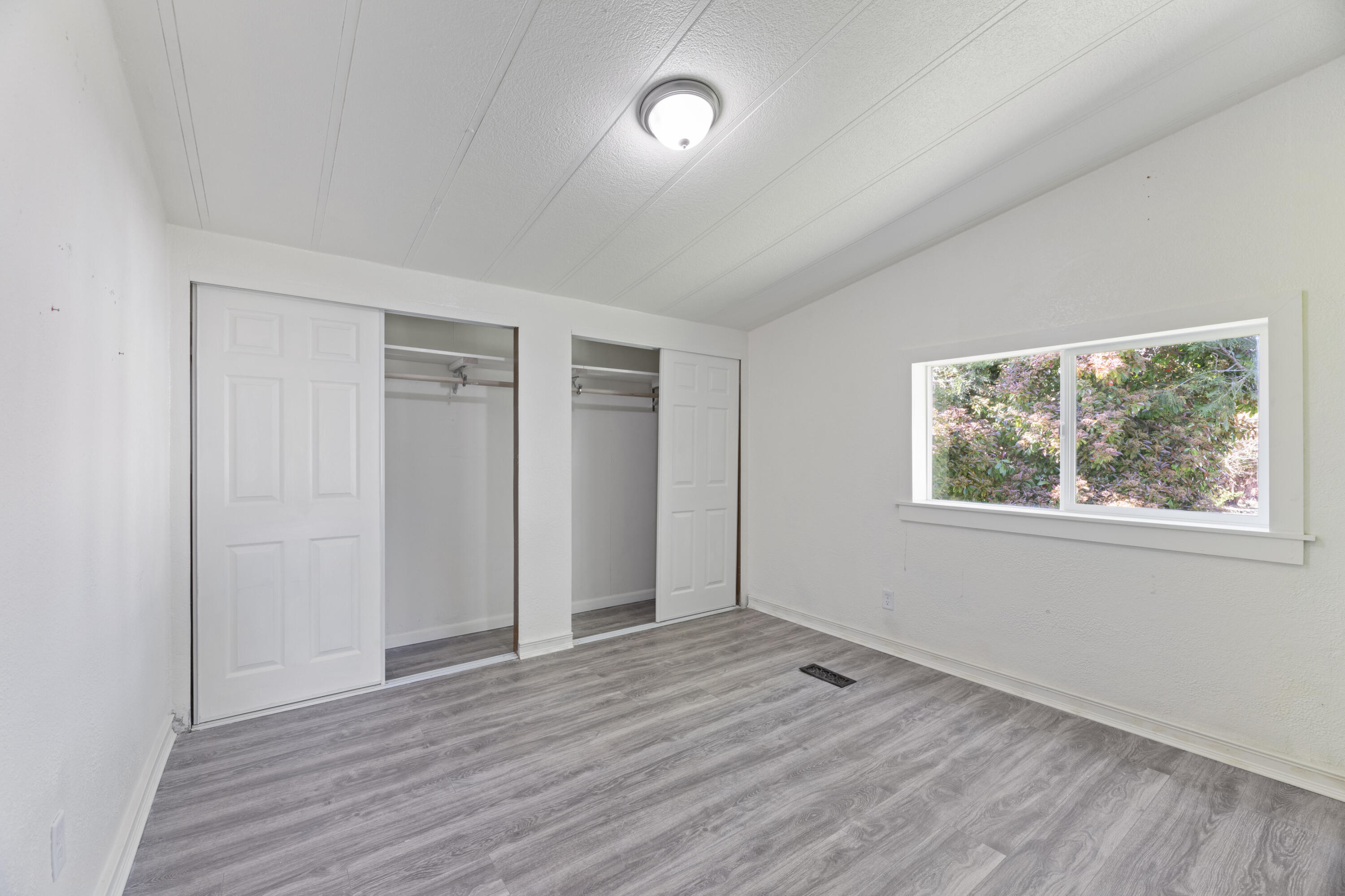 134 Ward Road Merlin, OR 97532 - Photo 12 of 20 12 - Bedroom 2