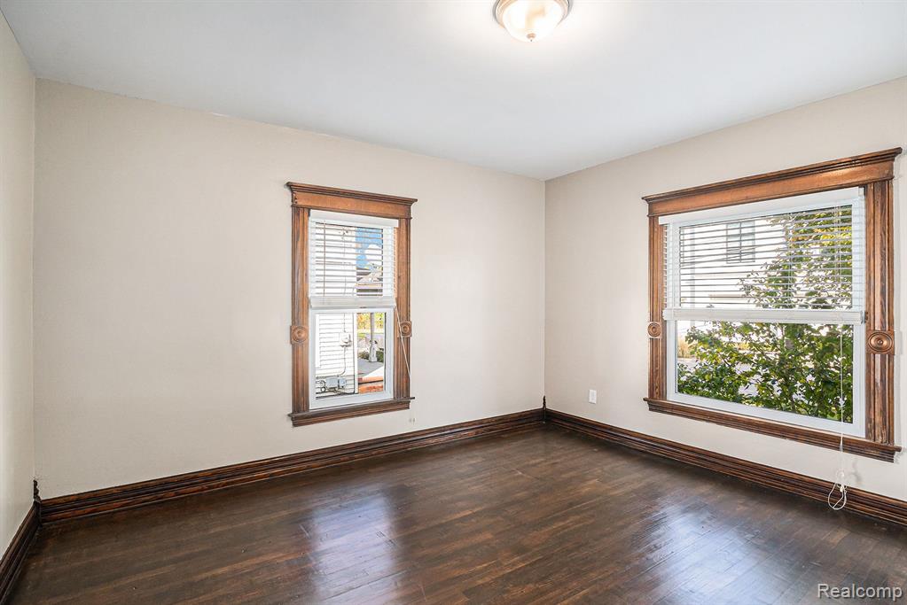 308 South Adelaide Street Fenton, MI 48430 - Photo 10 of 19