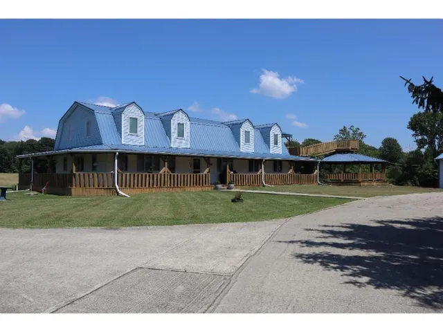 $447,000 | 11032 Fiscus Cemetery Road, Coal City, IN 47427