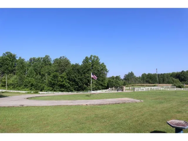 $447,000 | 11032 Fiscus Cemetery Road, Coal City, IN 47427