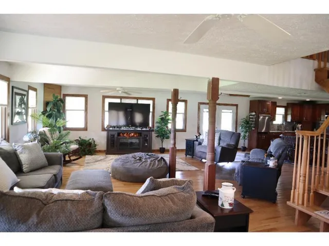 $447,000 | 11032 Fiscus Cemetery Road, Coal City, IN 47427