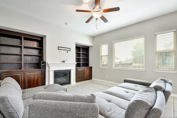 $3,995 | 17919 Via Del Arbol, San Antonio, TX 78257