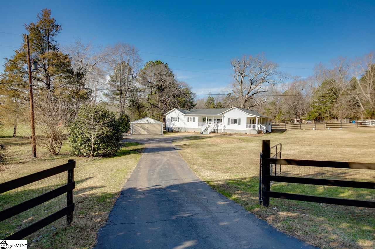 180 Motlow School Road Campobello, SC 29322 - Photo 3 of 36