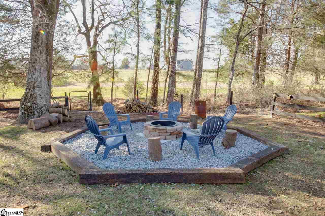 180 Motlow School Road Campobello, SC 29322 - Photo 23 of 36