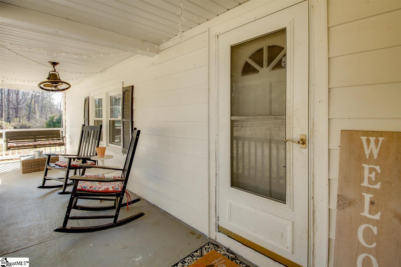 180 Motlow School Road Campobello, SC 29322 - Photo 5 of 36