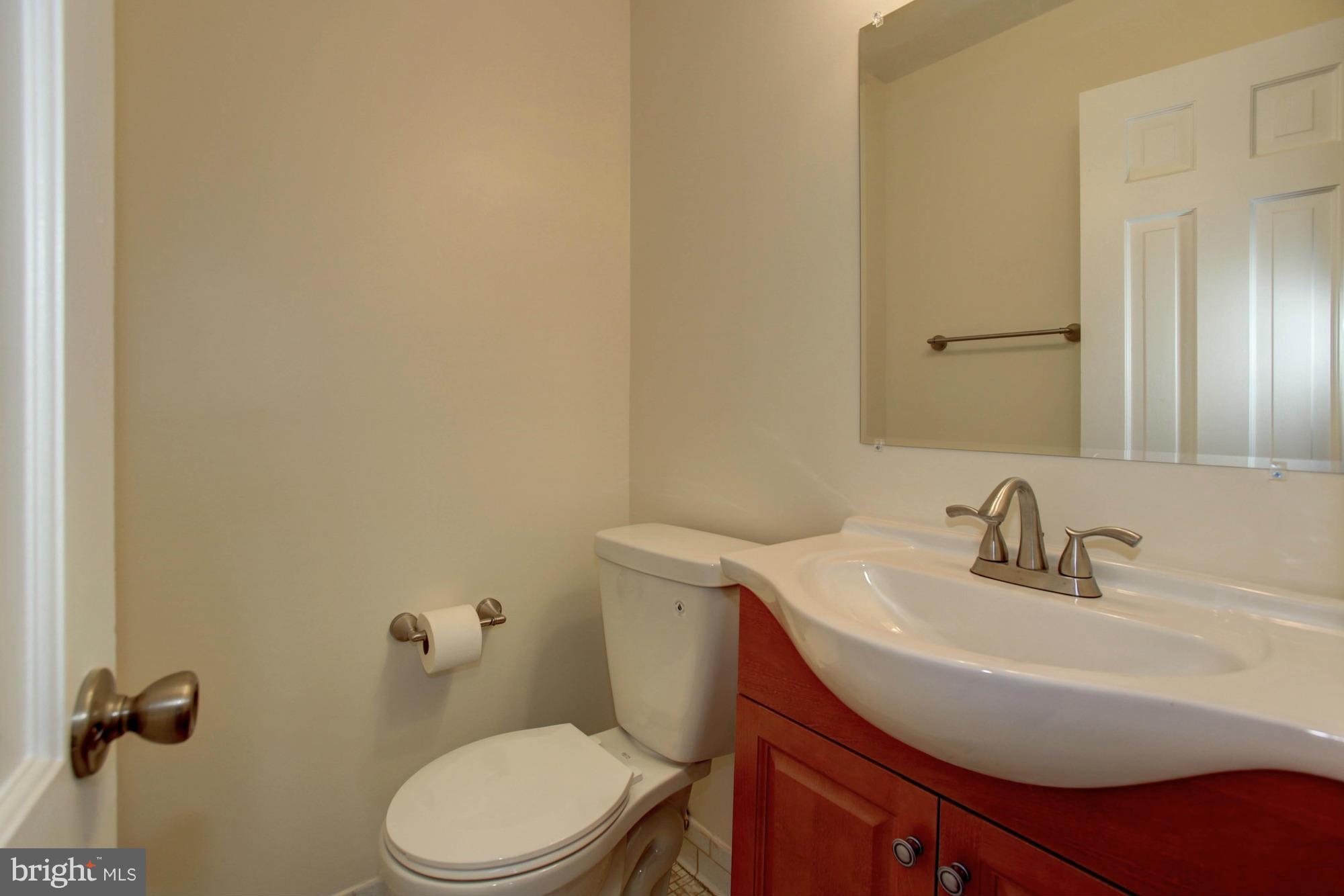 1945 Kirby Road Falls Church, VA 22043 - Photo 11 of 25 Bath