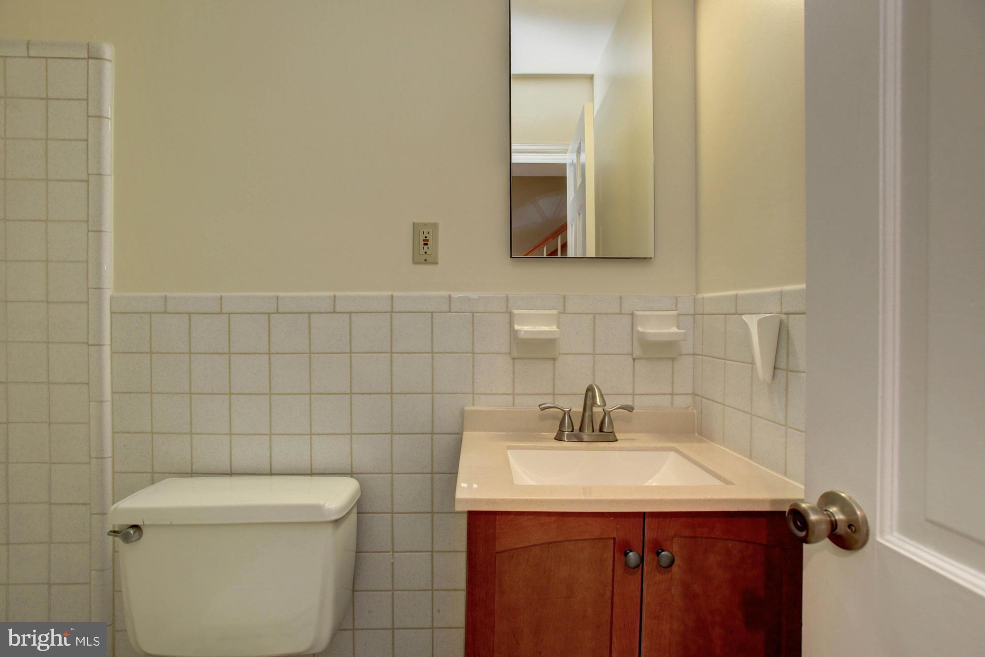1945 Kirby Road Falls Church, VA 22043 - Photo 7 of 25 Bath