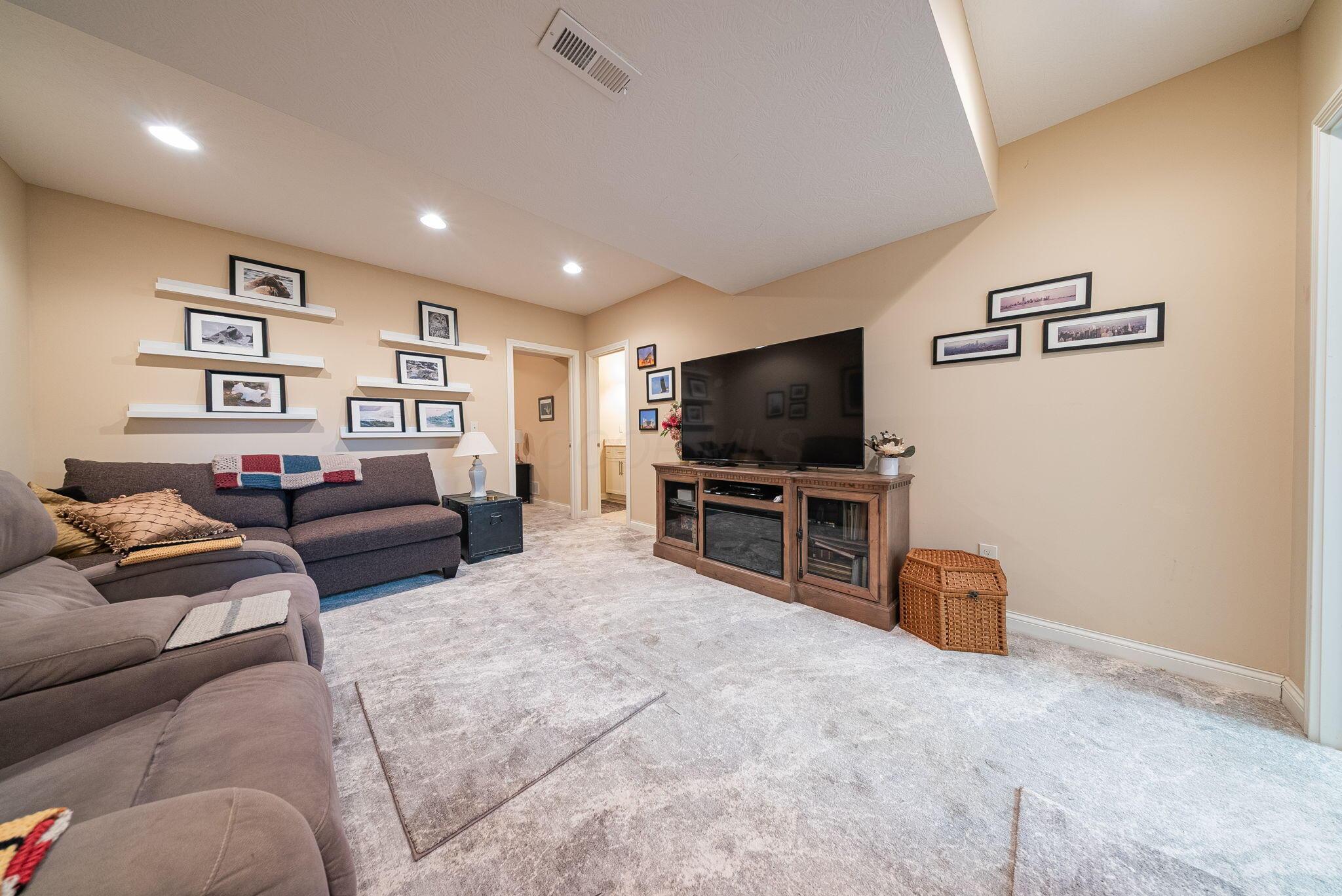 6183 Ray's Way, Unit 25 Hilliard, OH 43026 - Photo 47 of 88 Lower Level