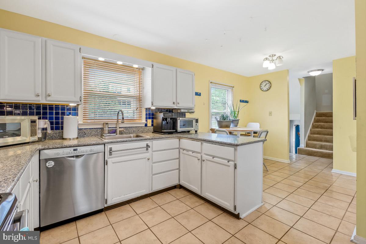 404 Tapawingo Road Southeast Vienna, VA 22180 - Photo 11 of 44