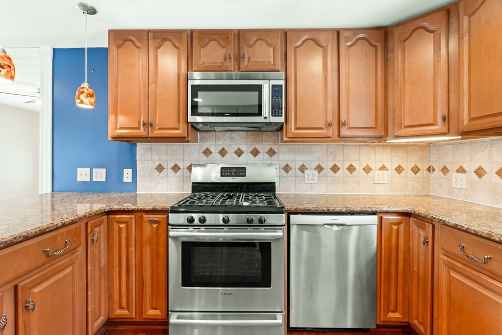 30 Cottage Street Orange, MA 01364 - Photo 5 of 37